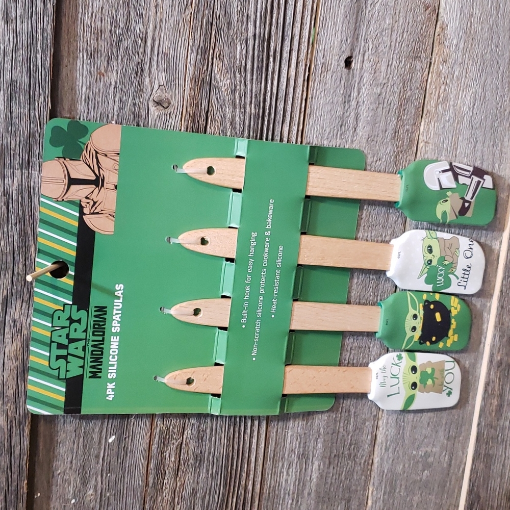 Star Wars Mandalorian 4 pk spatula set NWT